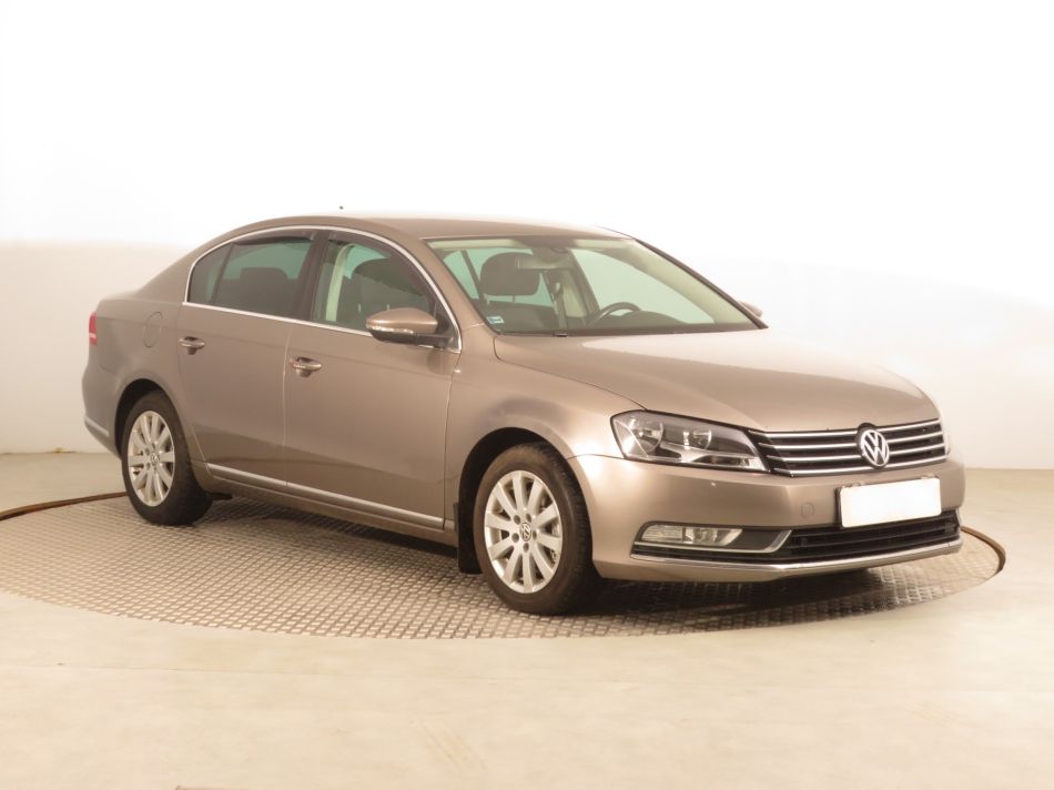 Volkswagen Passat - 2012