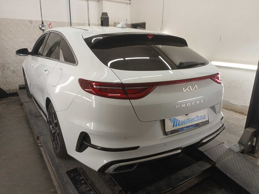 Kia ProCeed