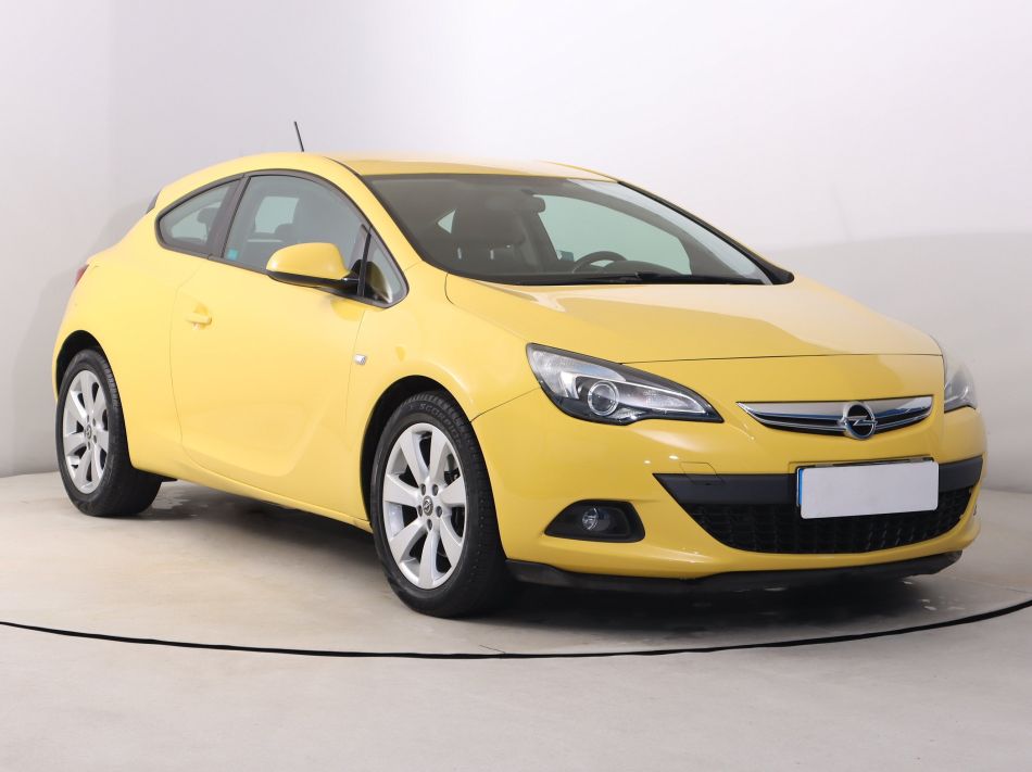 Opel Astra - 2013