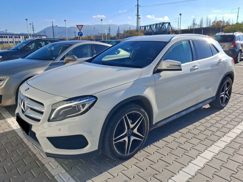 Mercedes-Benz GLA - 2014