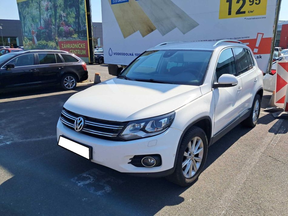 Volkswagen Tiguan - 2012