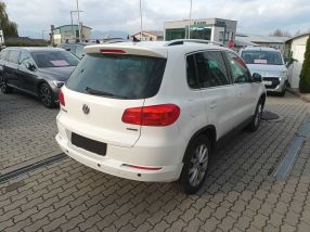 Volkswagen Tiguan - 2012