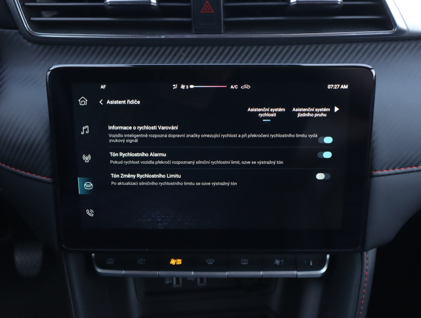 MG ZS SUV, 2025