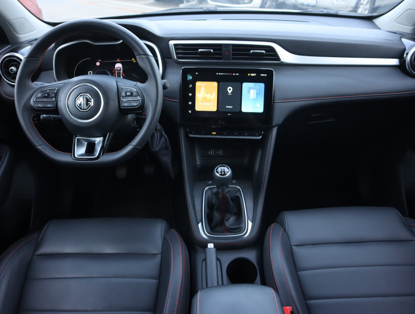 MG ZS SUV, 2025