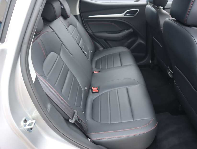 MG ZS SUV, 2025