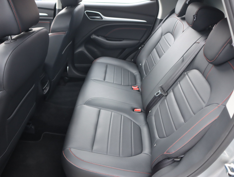 MG ZS SUV, 2025