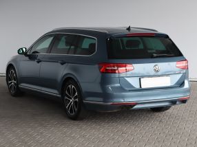 Volkswagen Passat - 2016