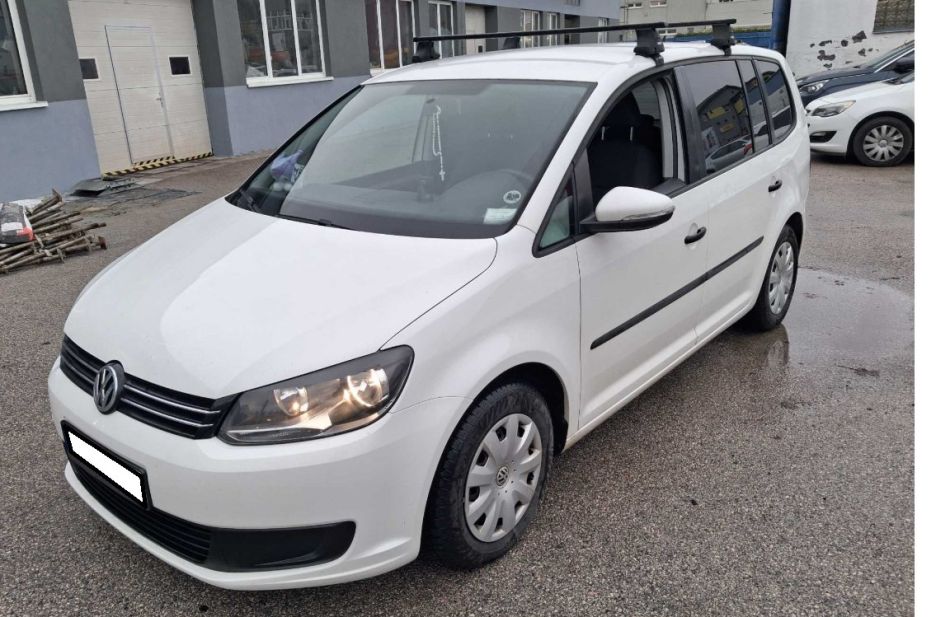 Volkswagen Touran - 2011