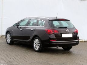 Opel Astra - 2013