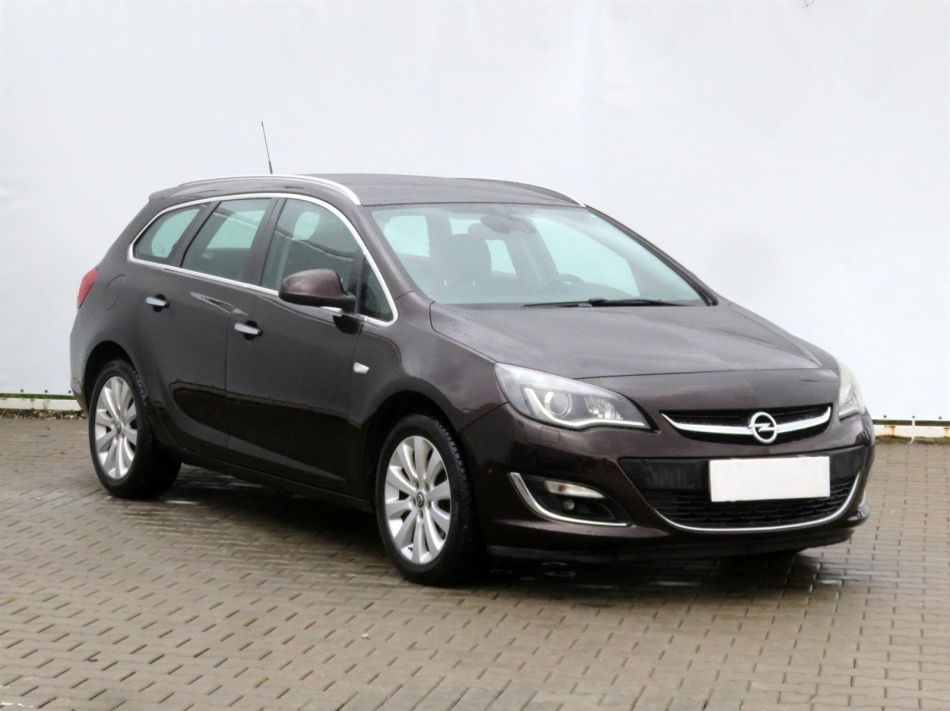 Opel Astra - 2013