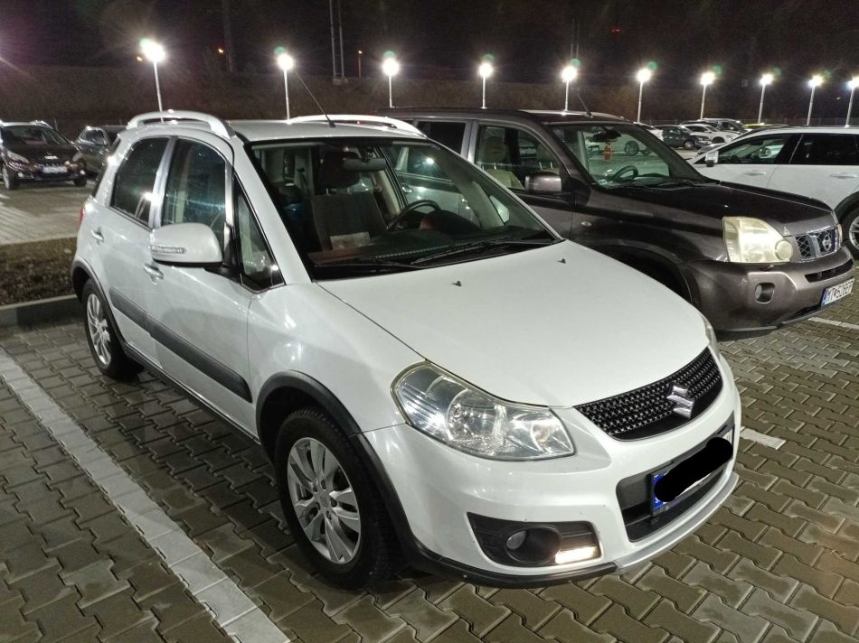 Suzuki SX4 - 2013