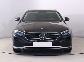 Mercedes-Benz E - 2021