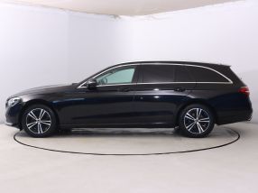 Mercedes-Benz E - 2021