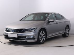 Volkswagen Passat - 2016