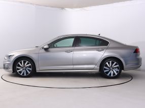 Volkswagen Passat - 2016