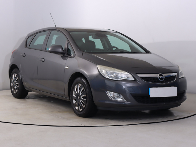 Opel Astra 2011