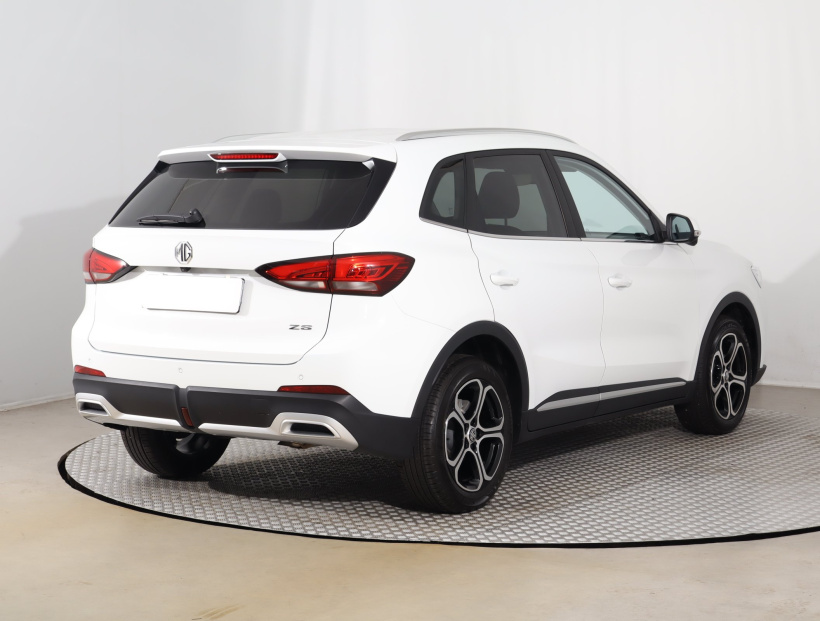 MG ZS SUV, 2025