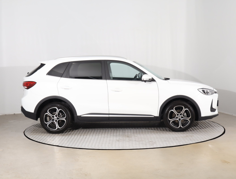MG ZS SUV, 2025