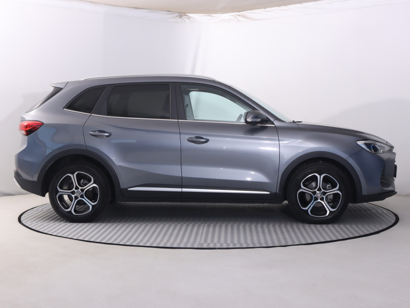 MG ZS SUV, 2025