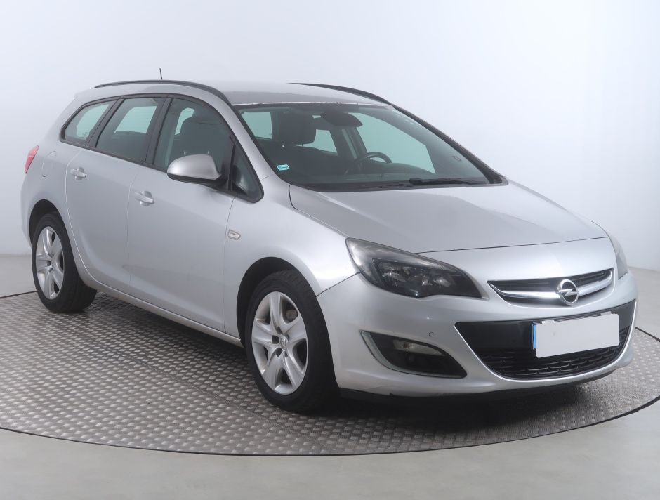Opel Astra - 2013
