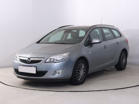 Opel Astra - 2011