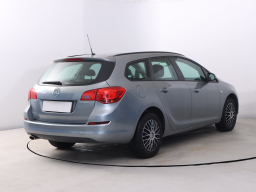 Opel Astra 2011