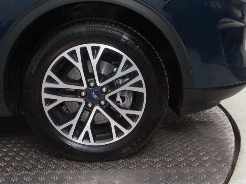 Ford Kuga, 2021
