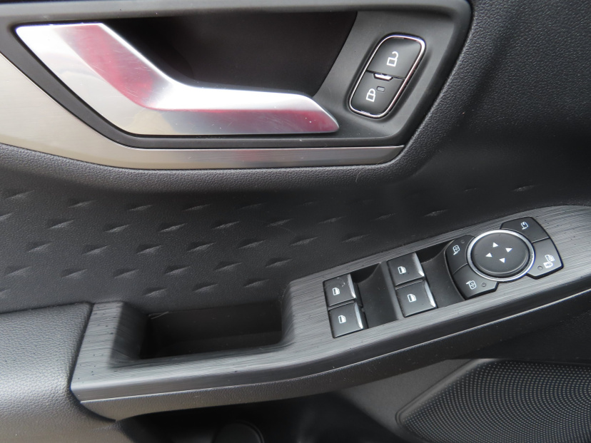 Ford Kuga, 2021