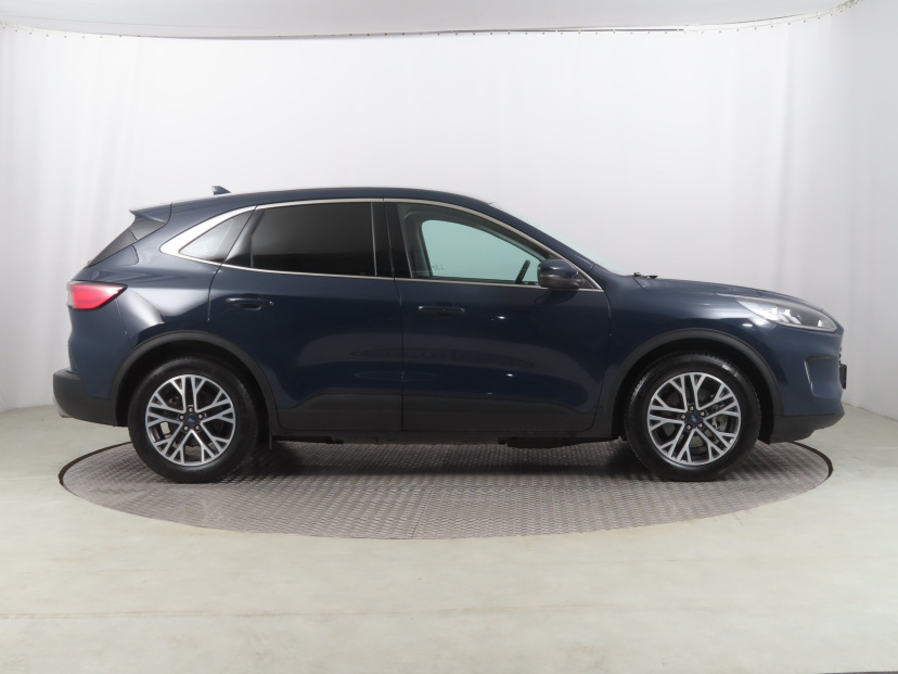 Ford Kuga, 2021