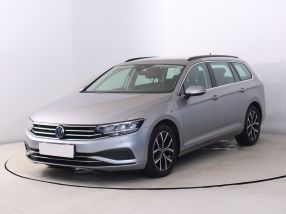 Volkswagen Passat - 2022