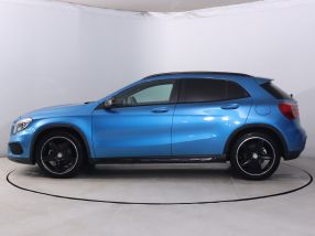 Mercedes-Benz GLA - 2016