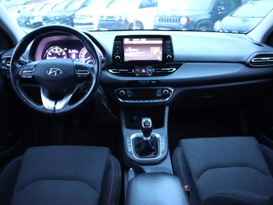 Hyundai i30 Fastback 1.5 T-GDI MHEV