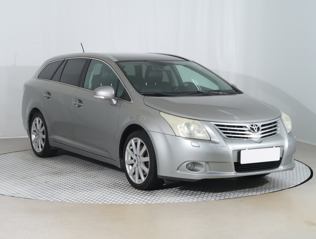 Toyota Avensis, 2010
