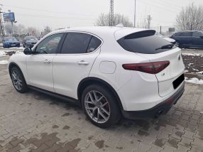 Alfa Romeo Stelvio - 2017