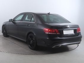 Mercedes-Benz E - 2015