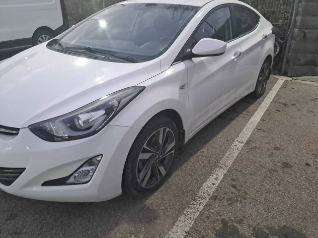 Hyundai Elantra 2015
