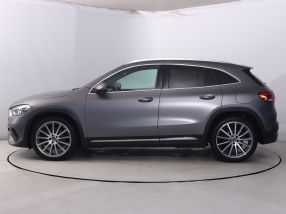 Mercedes-Benz GLA - 2021