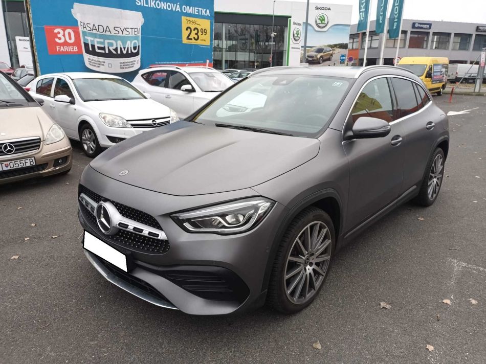 Mercedes-Benz GLA - 2021