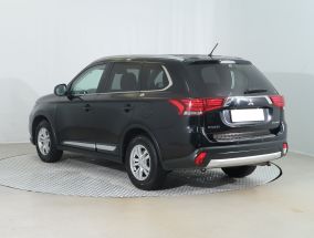Mitsubishi Outlander - 2016