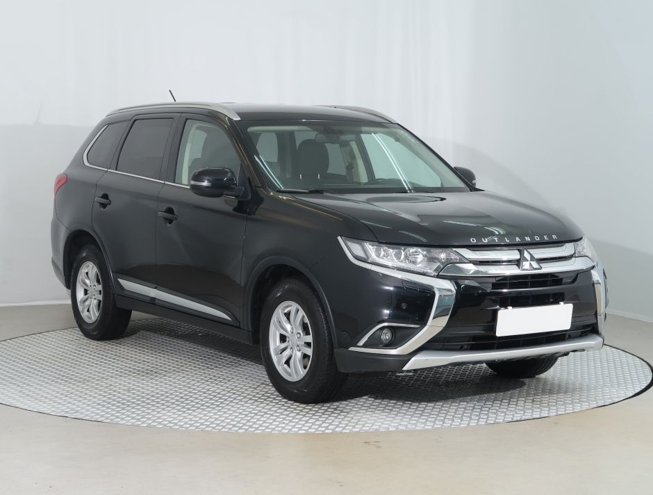 Mitsubishi Outlander - 2016