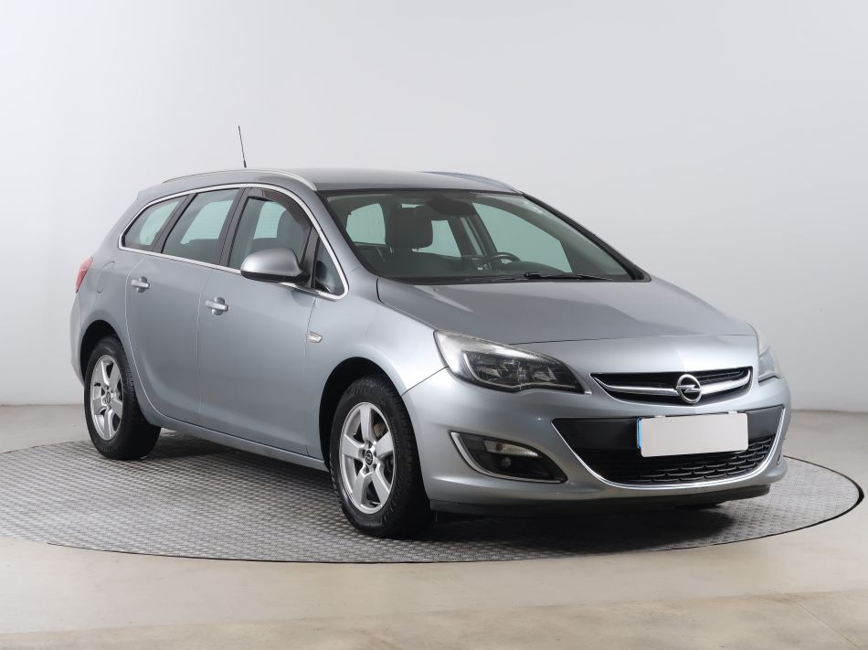 Opel Astra - 2013