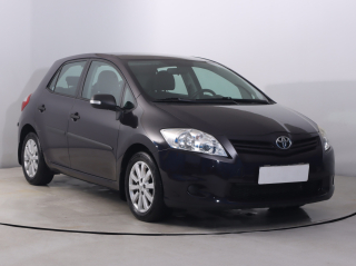 Toyota Auris, 2010