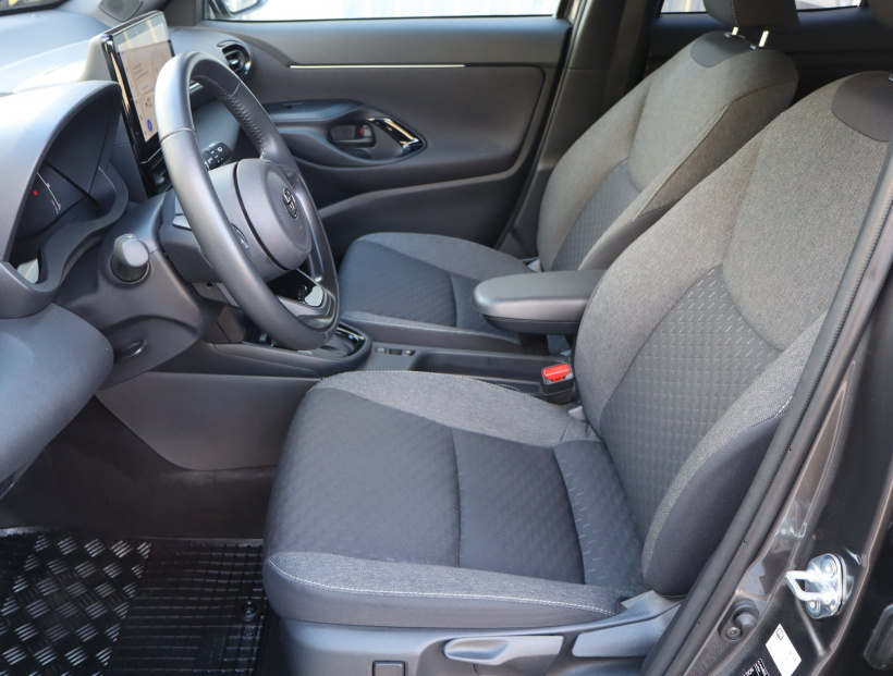 Toyota Yaris Cross, 2025