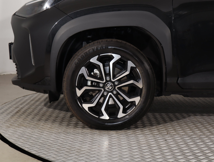 Toyota Yaris Cross, 2025