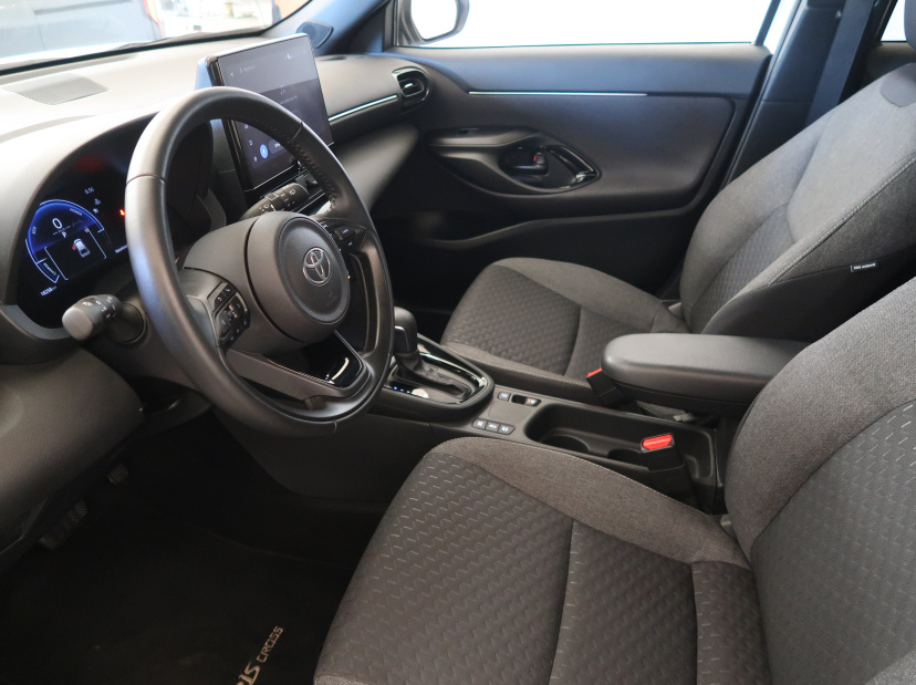 Toyota Yaris Cross, 2025