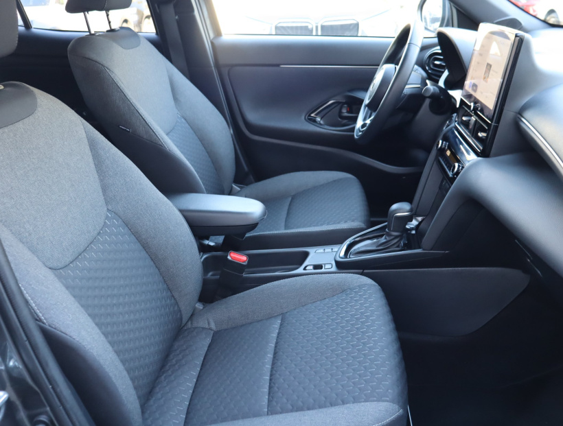 Toyota Yaris Cross, 2025