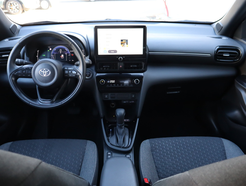 Toyota Yaris Cross, 2025