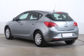 Opel Astra - 2012