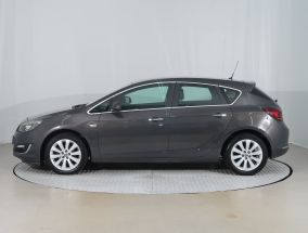 Opel Astra - 2013