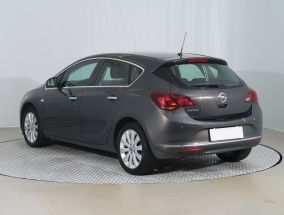 Opel Astra - 2013